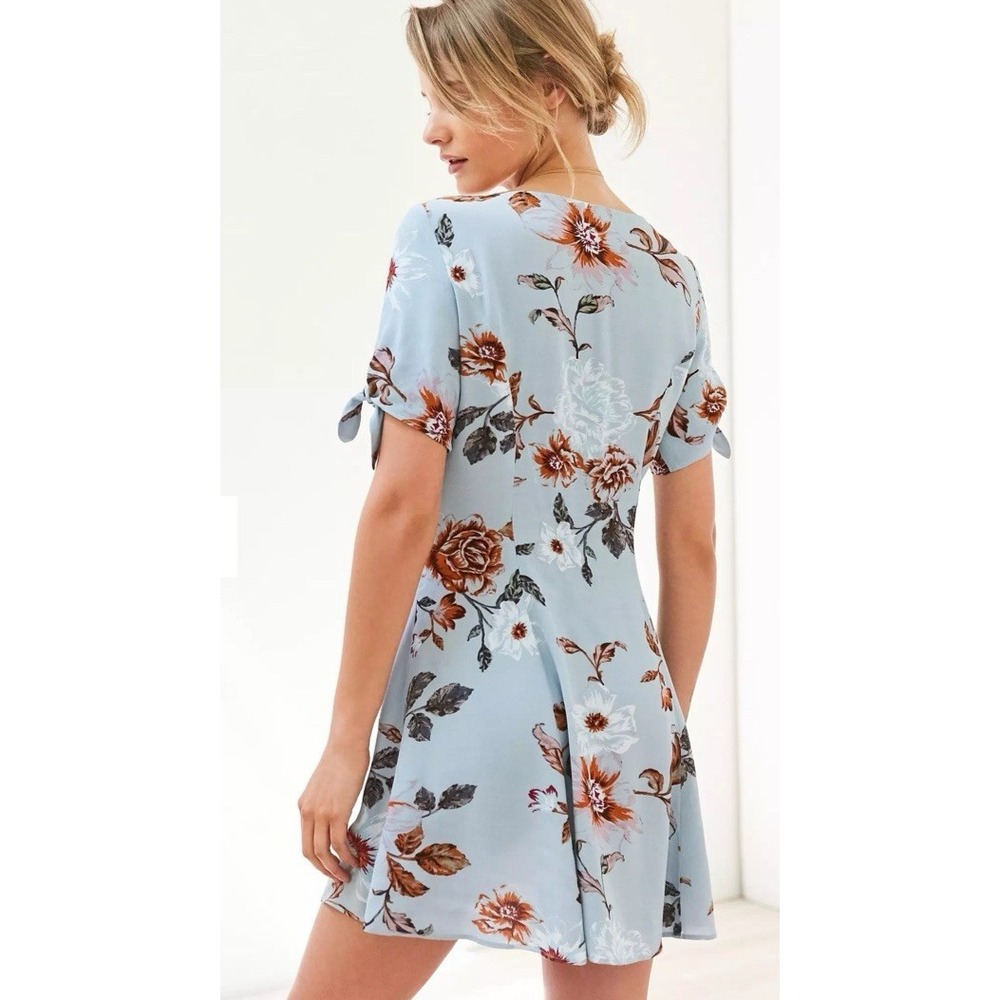 Kimchi Blue Sally Sue Tie-Sleeve Blue Floral Mini Dress Women's Size Large - Picture 3 of 11